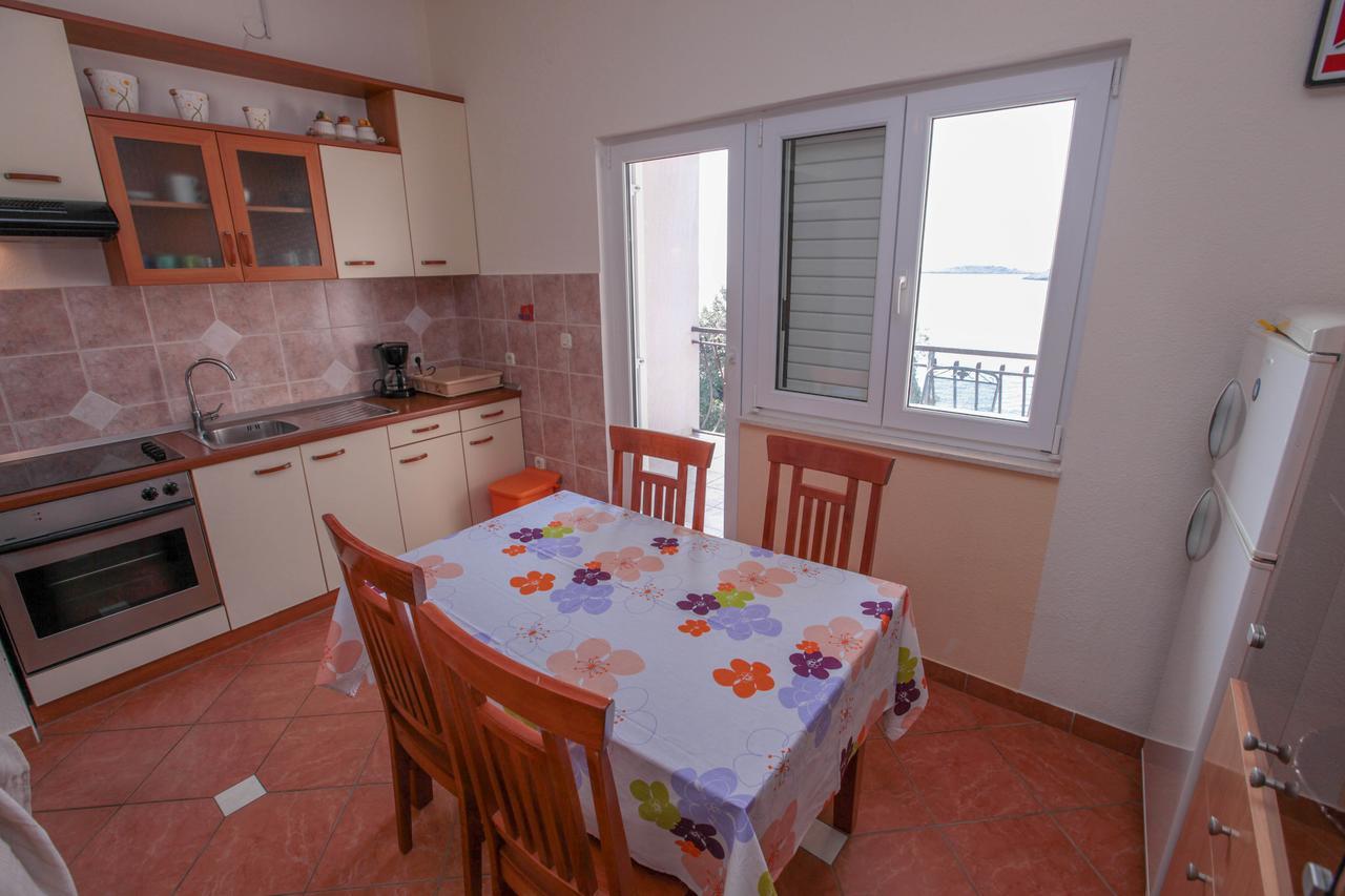 Apartments Mama Rogoznica  Bagian luar foto